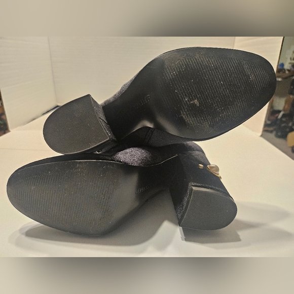 Ivanka Trump thigh-high boots.  21-inch leg length.  4 inch heel. - Picture 4 of 5